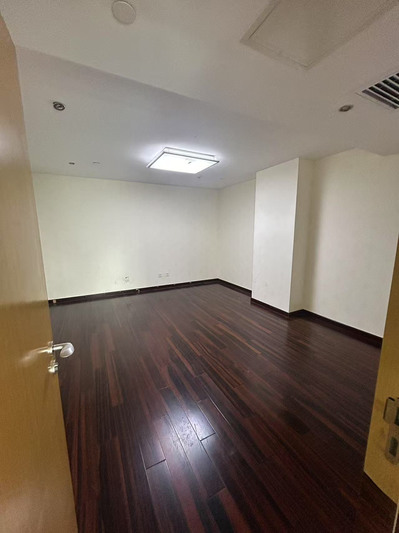 金贸大厦 随时看房·