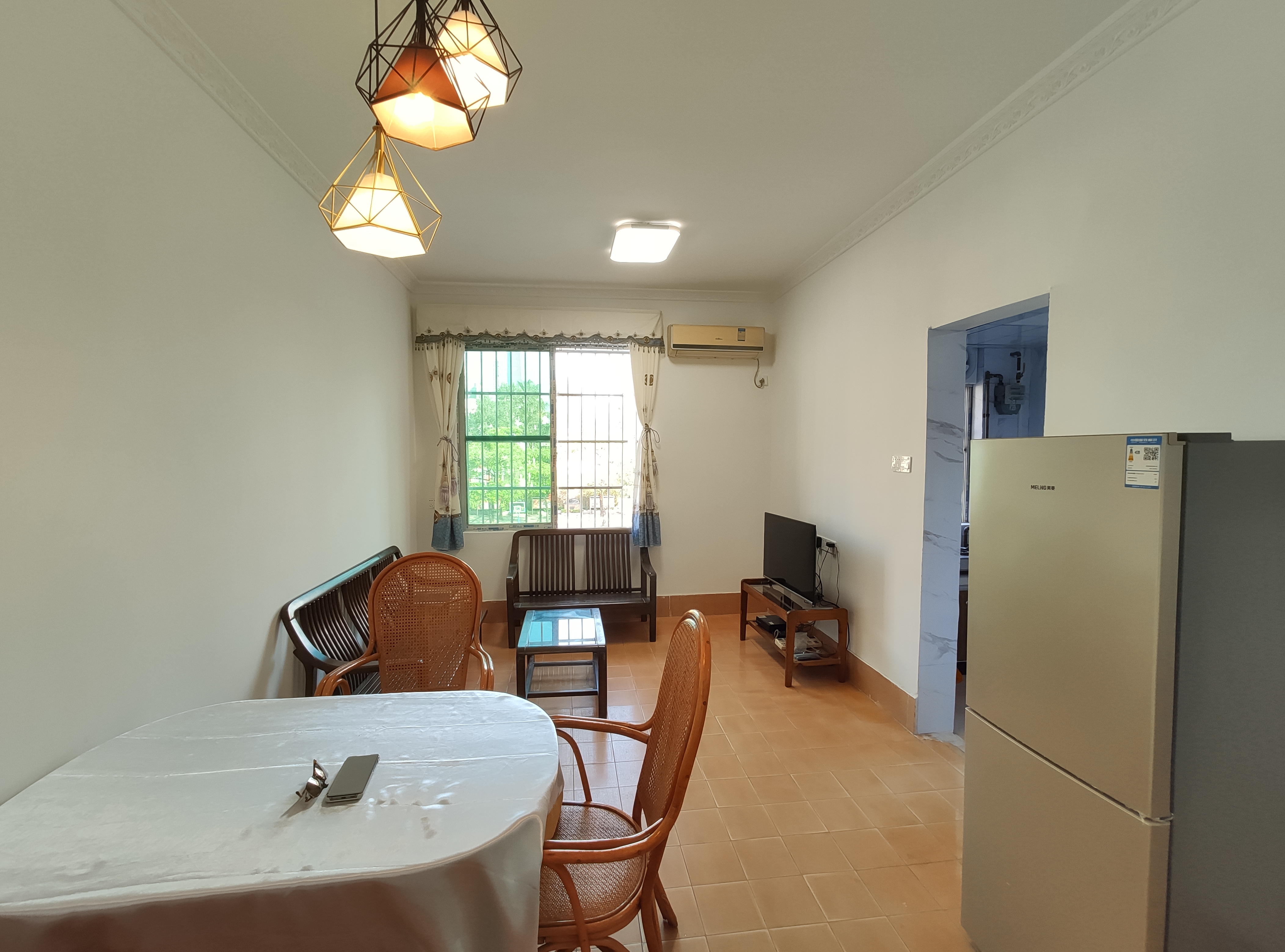 山河东街教工宿舍 随时看房·