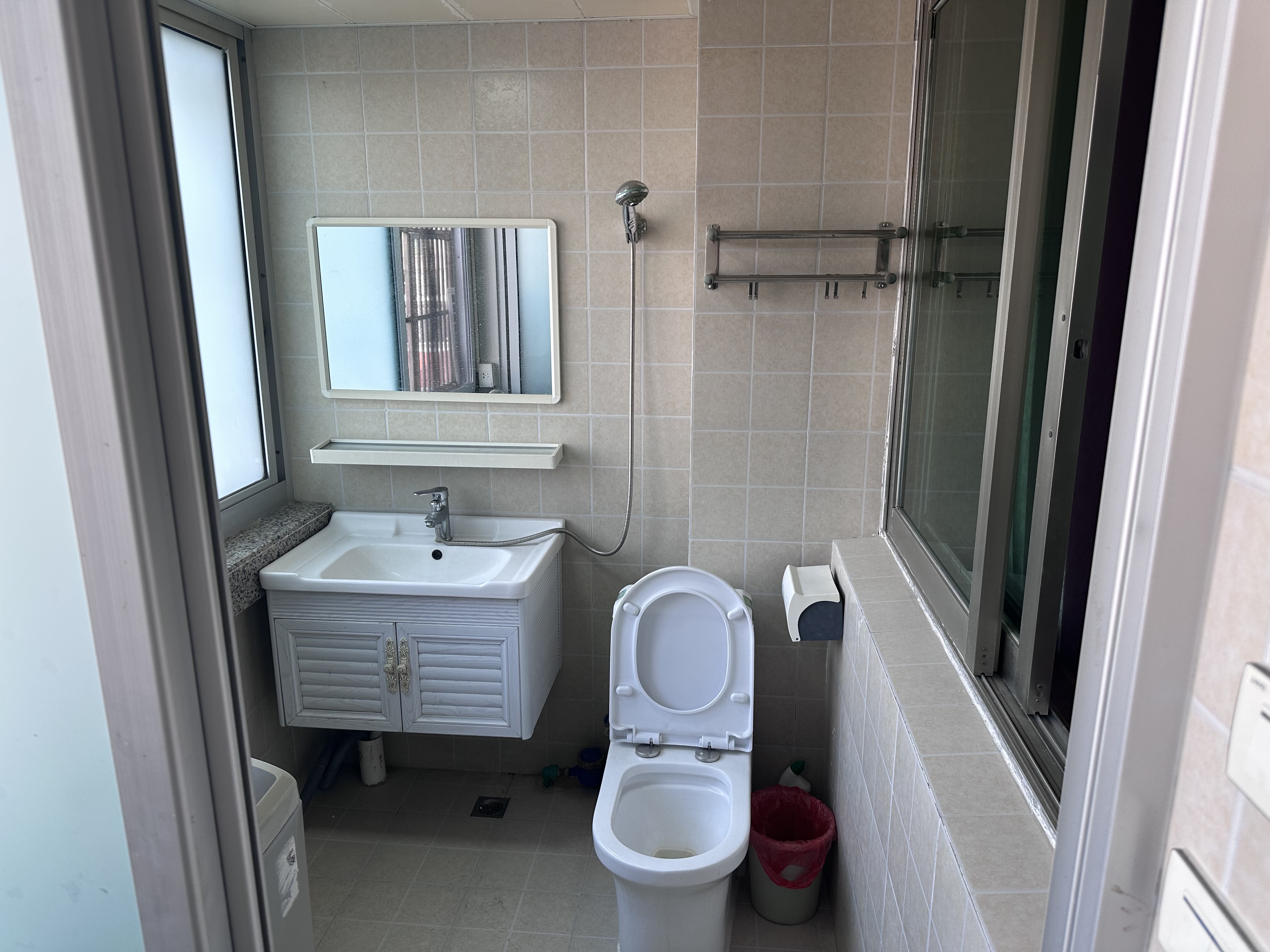 柳下公寓 随时看房·