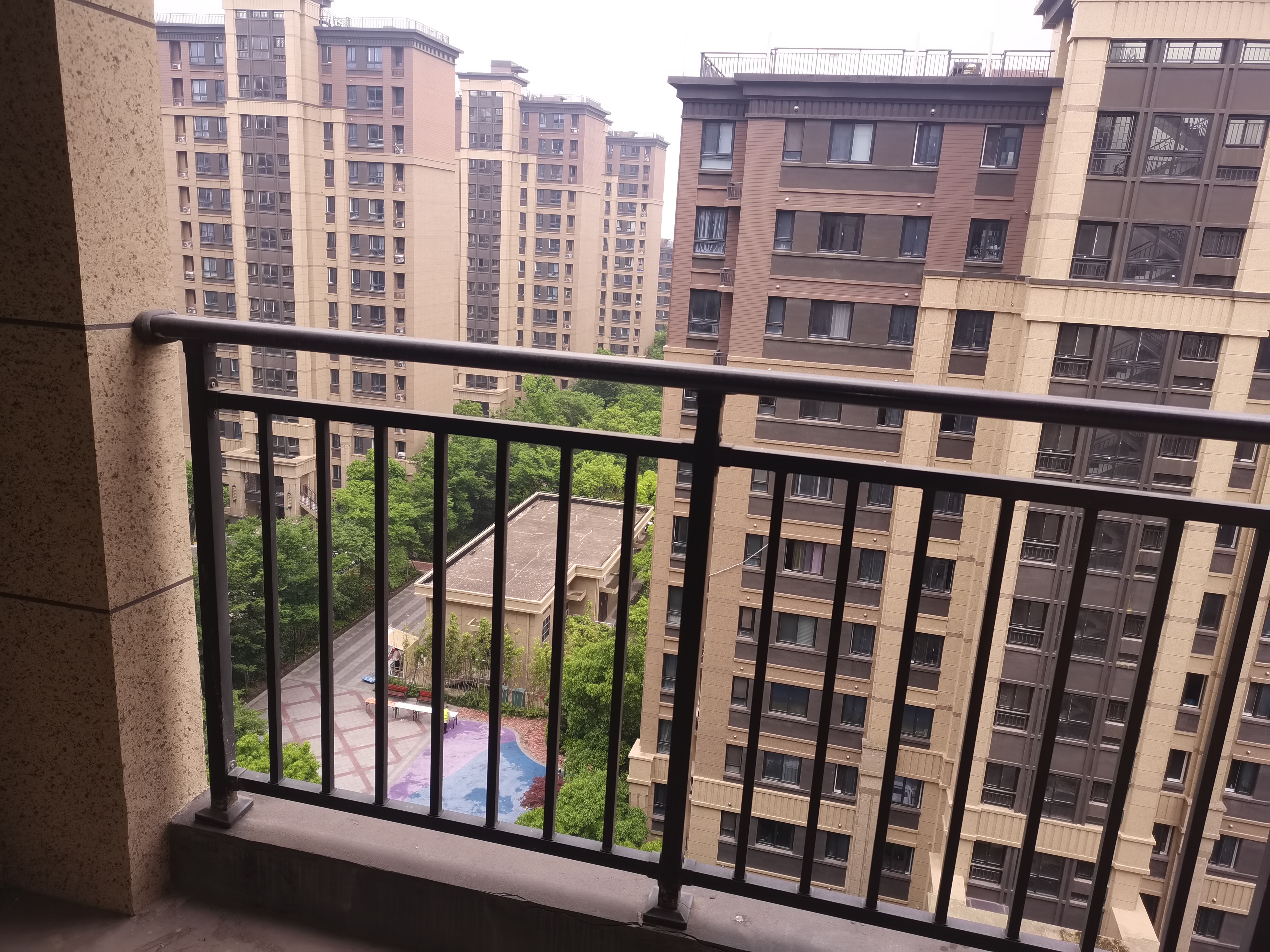 保利玲珑公馆 随时看房·