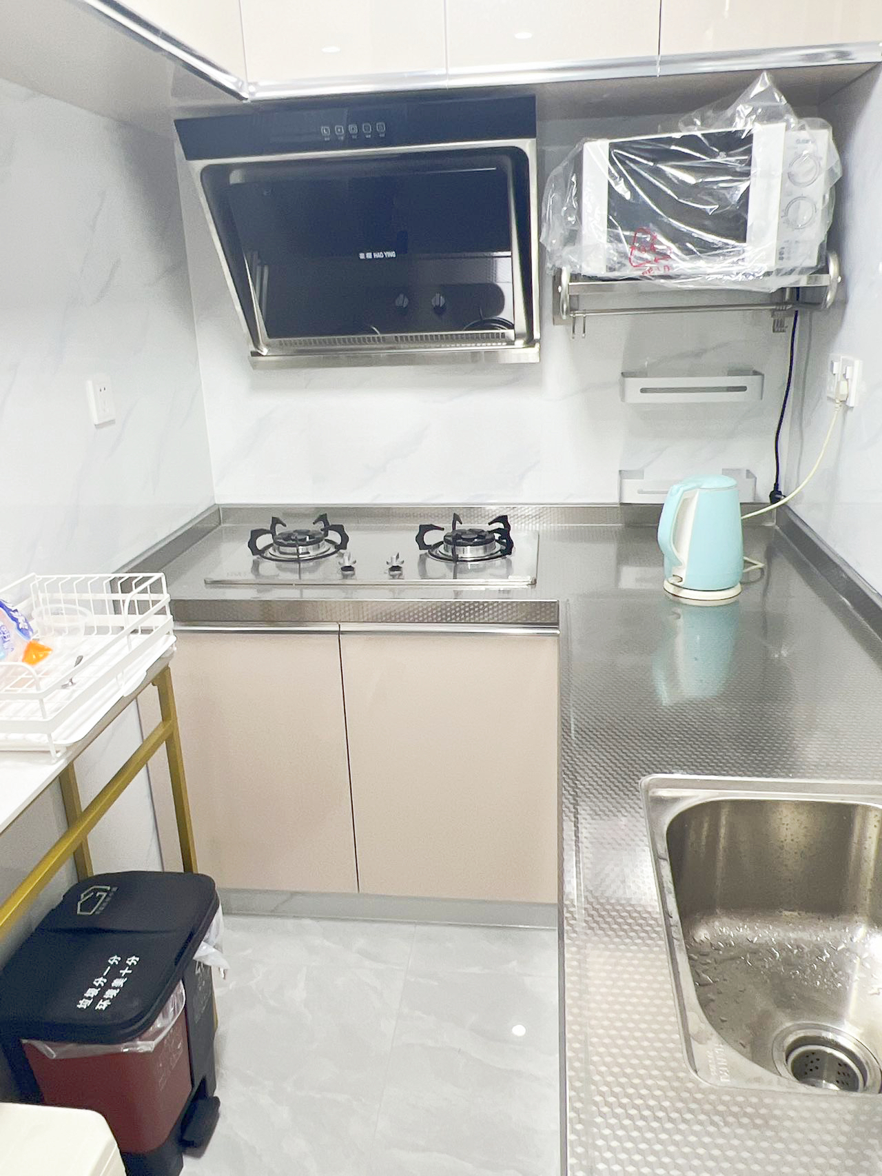 彭新小区近地铁1号线彭浦新村250米 随时看房·