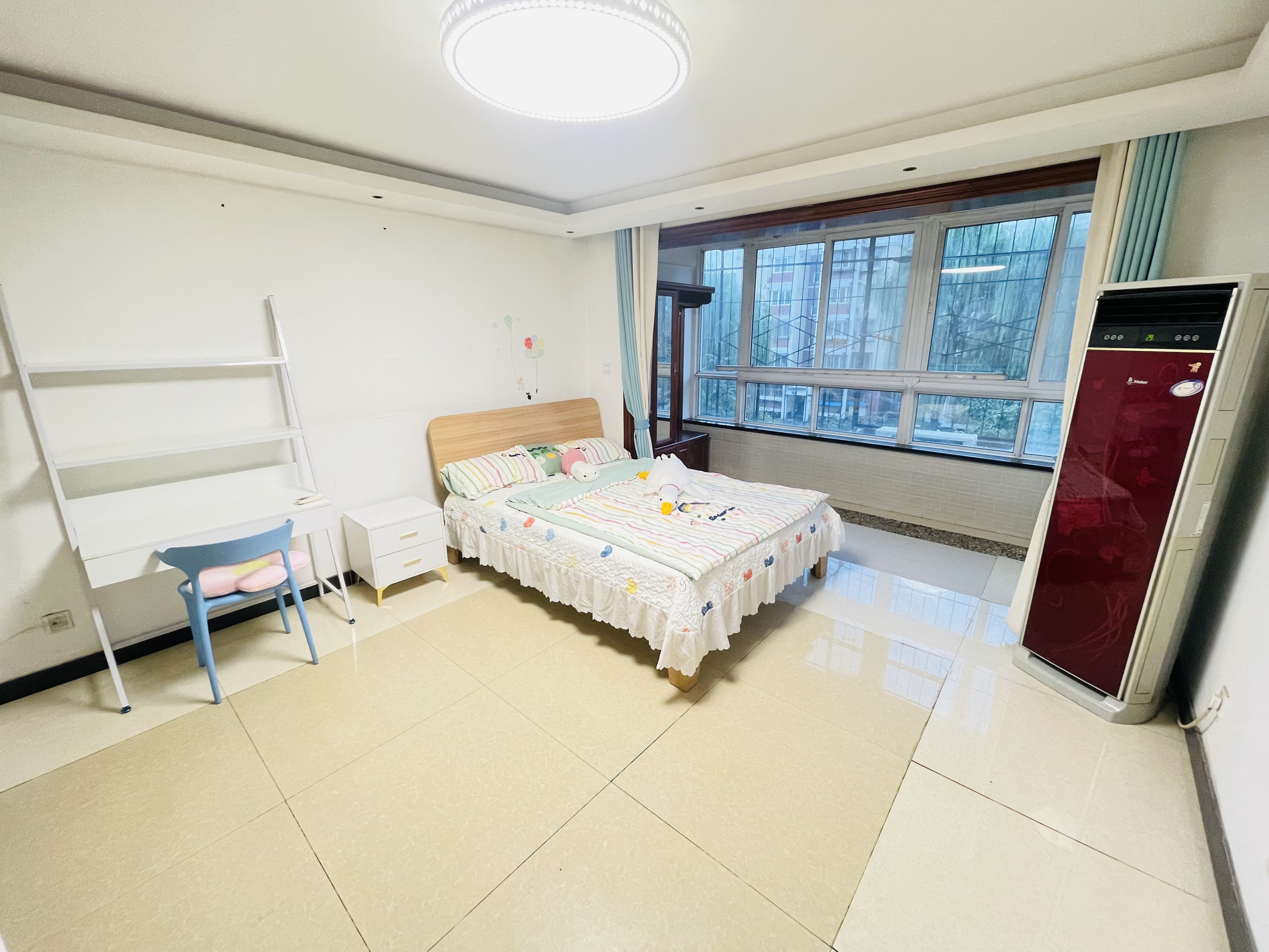 龙锦苑东三区 1居室 2700元/月