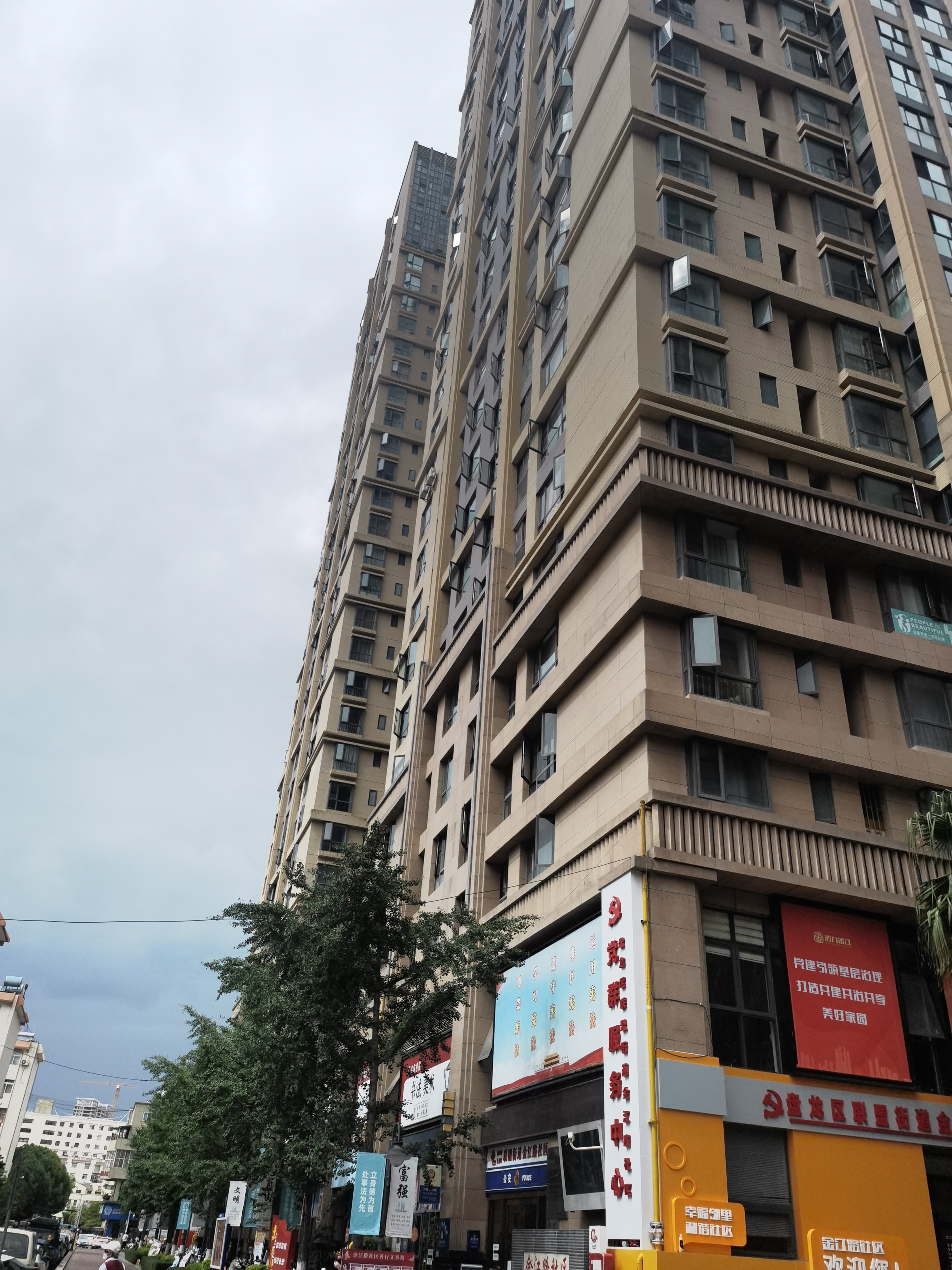 昆明广场中央B区 随时看房·