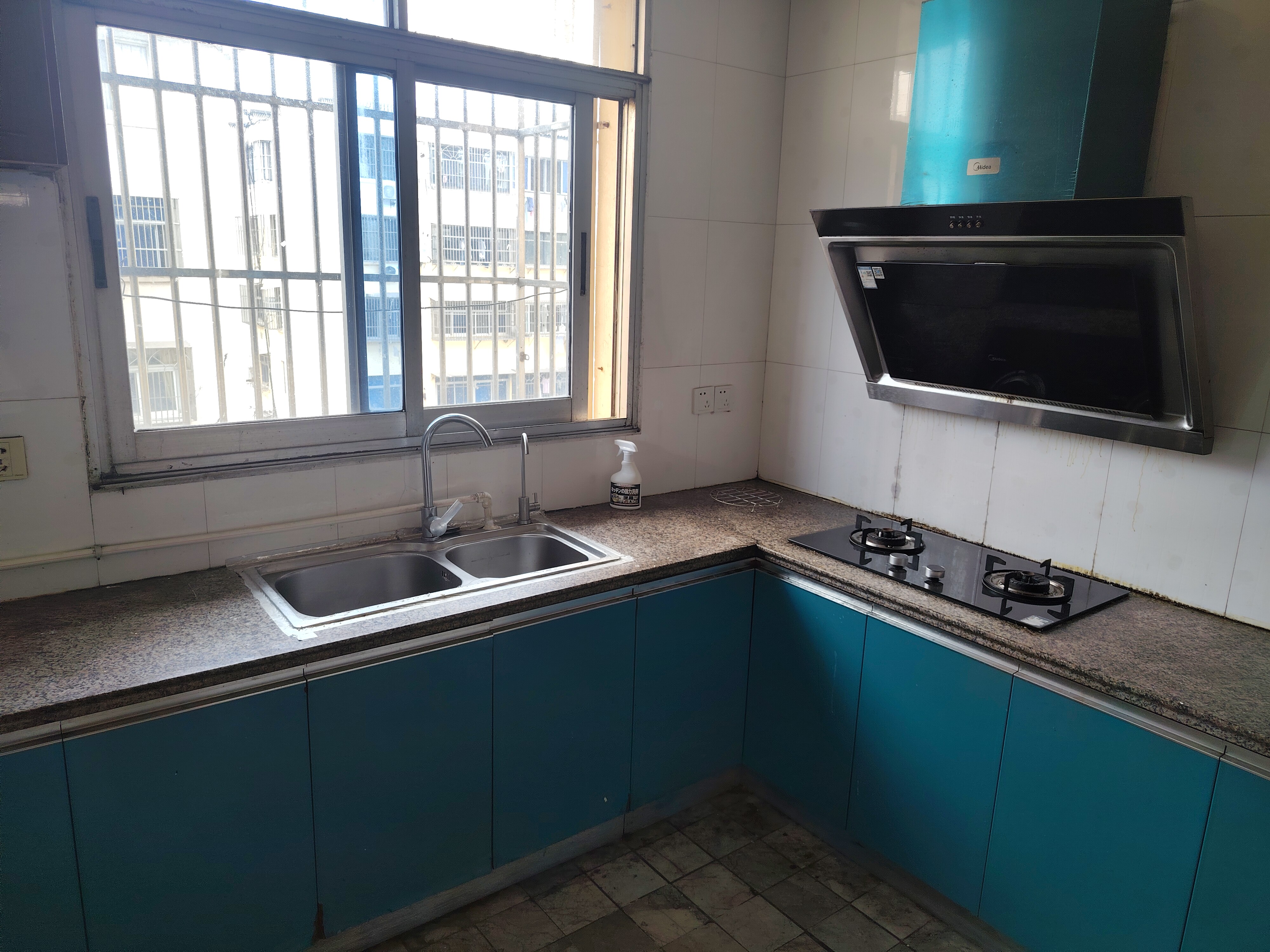 东方新村 随时看房·