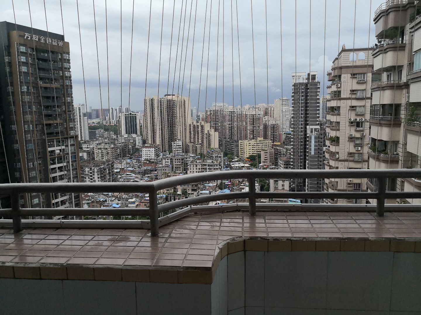 广州市荔湾区康王中路世纪广场 随时看房·