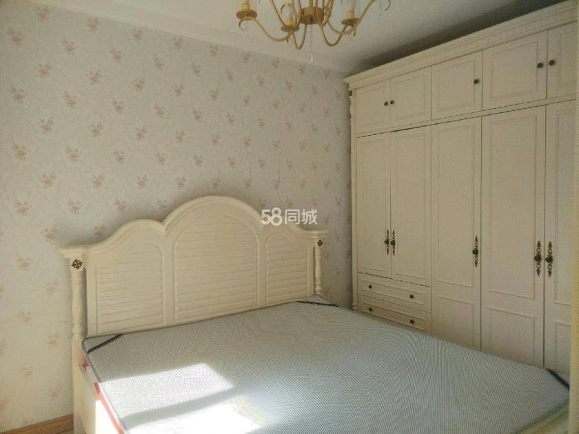 学院新城 1居室 1500元/月