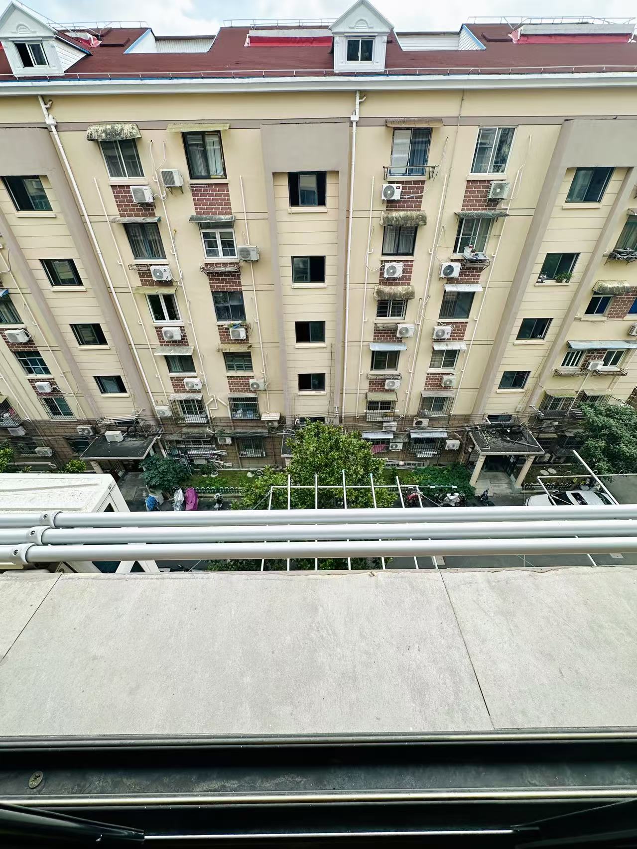 芙二小区 随时看房·