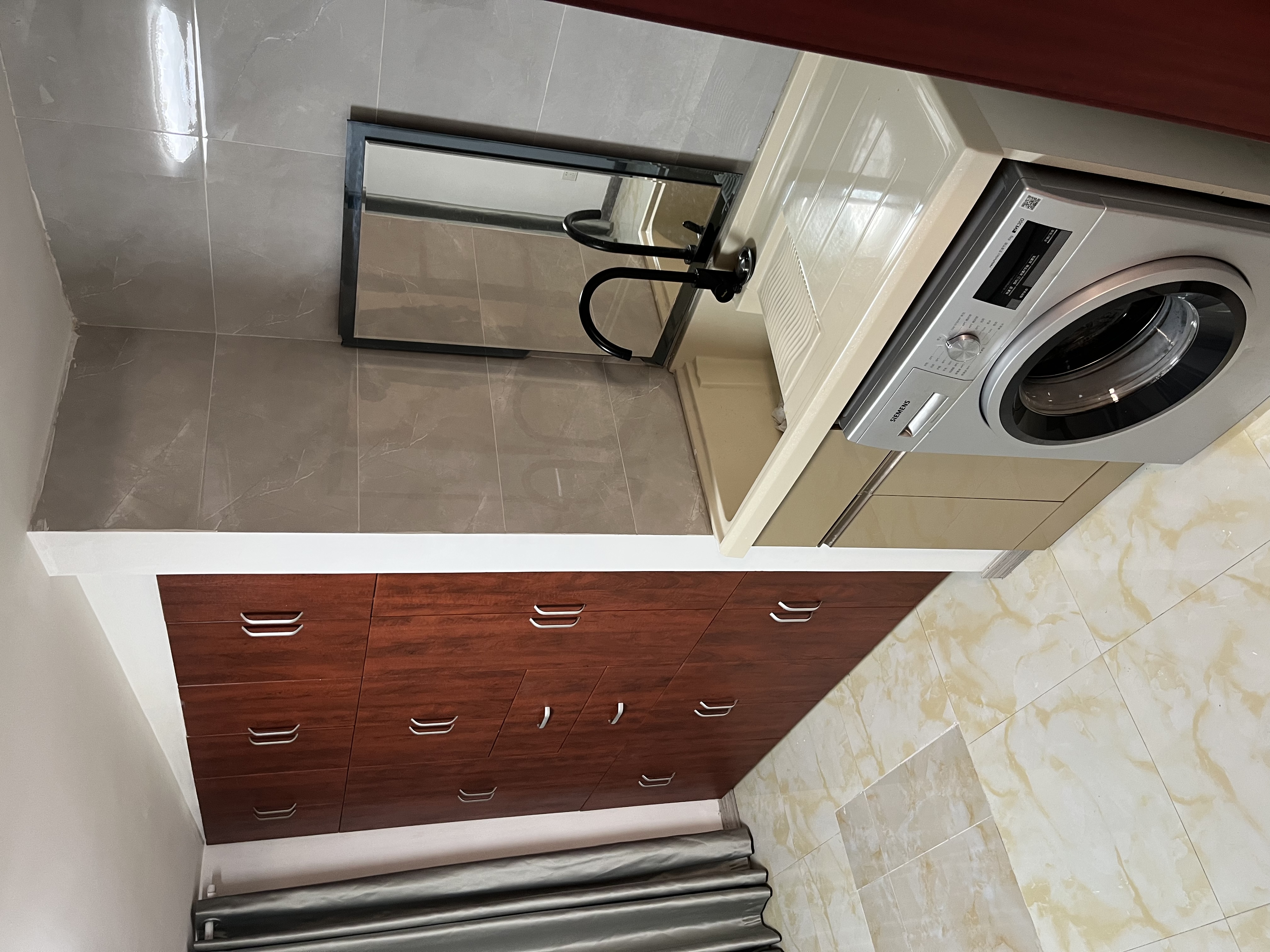 华浜新村，底楼带天井 随时看房·