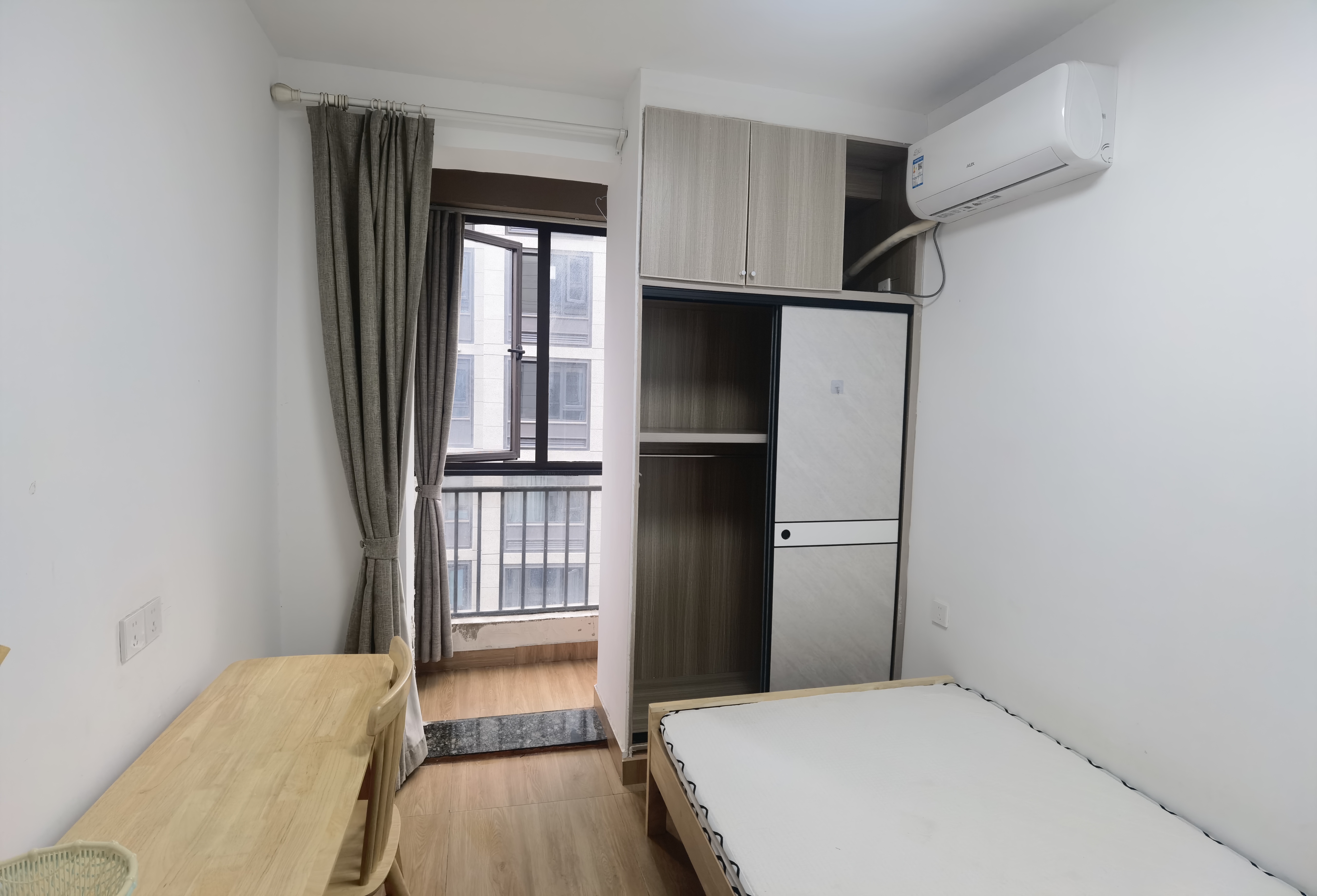 天城锦院 1居室 1200元/月