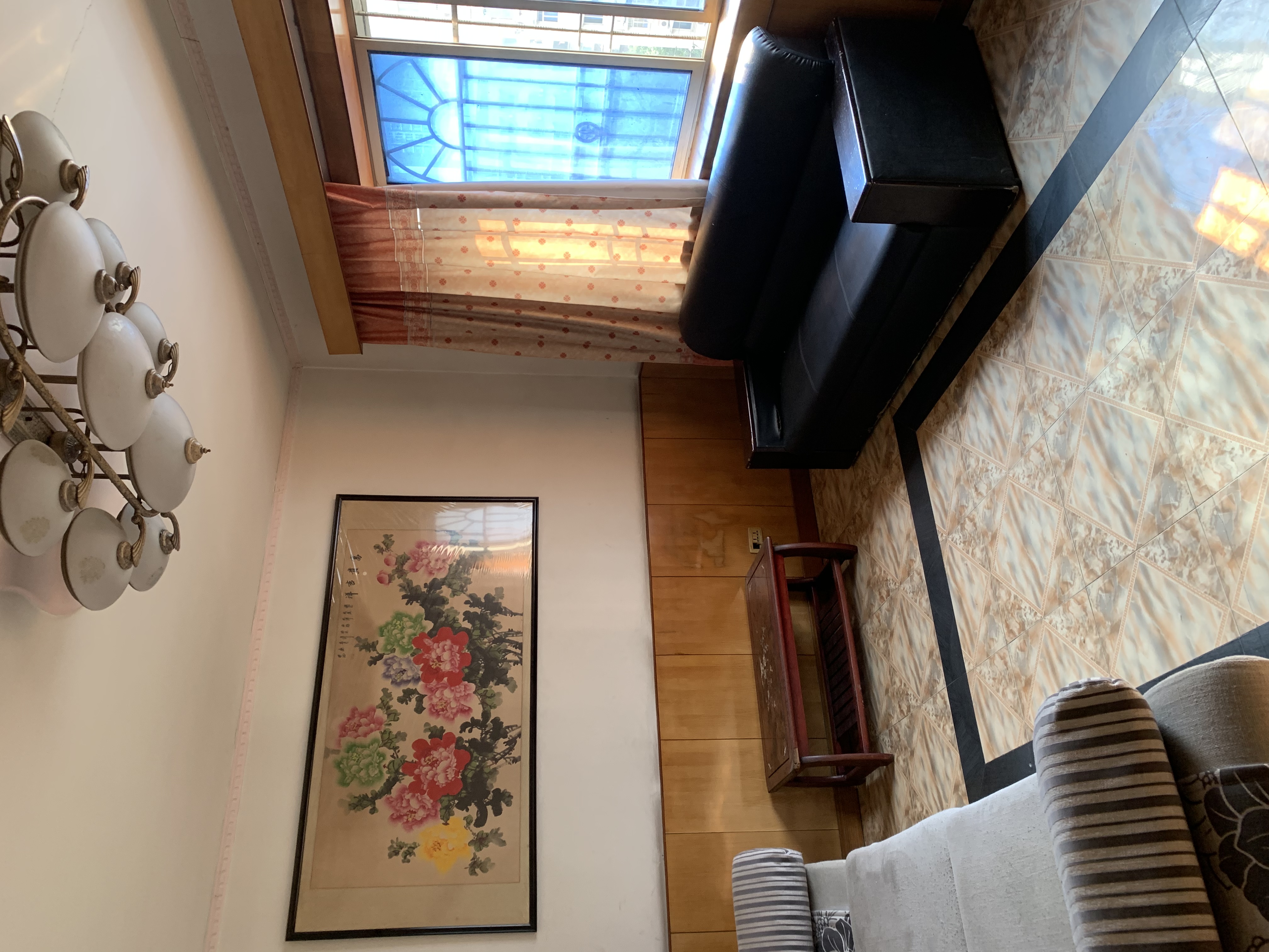 南坪东路526号 2居室 1500元/月