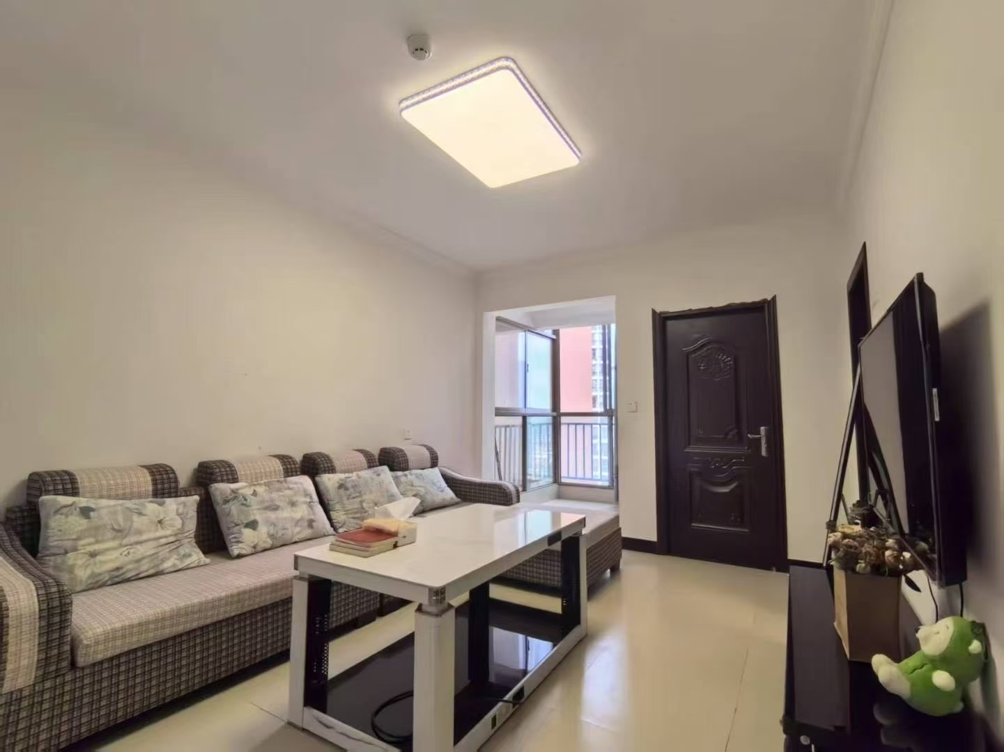 花果园U区 2居室 1600元/月