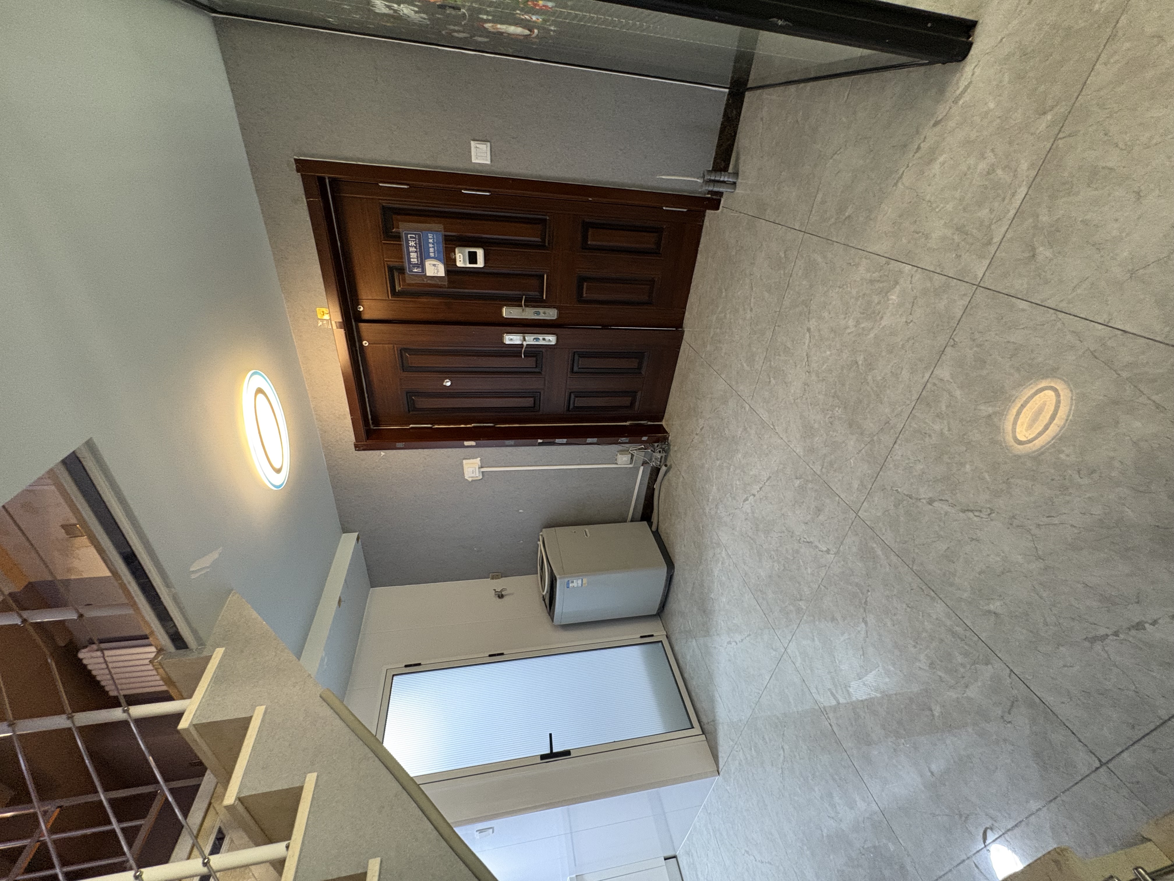 红郡大厦 2居室 1800元/月