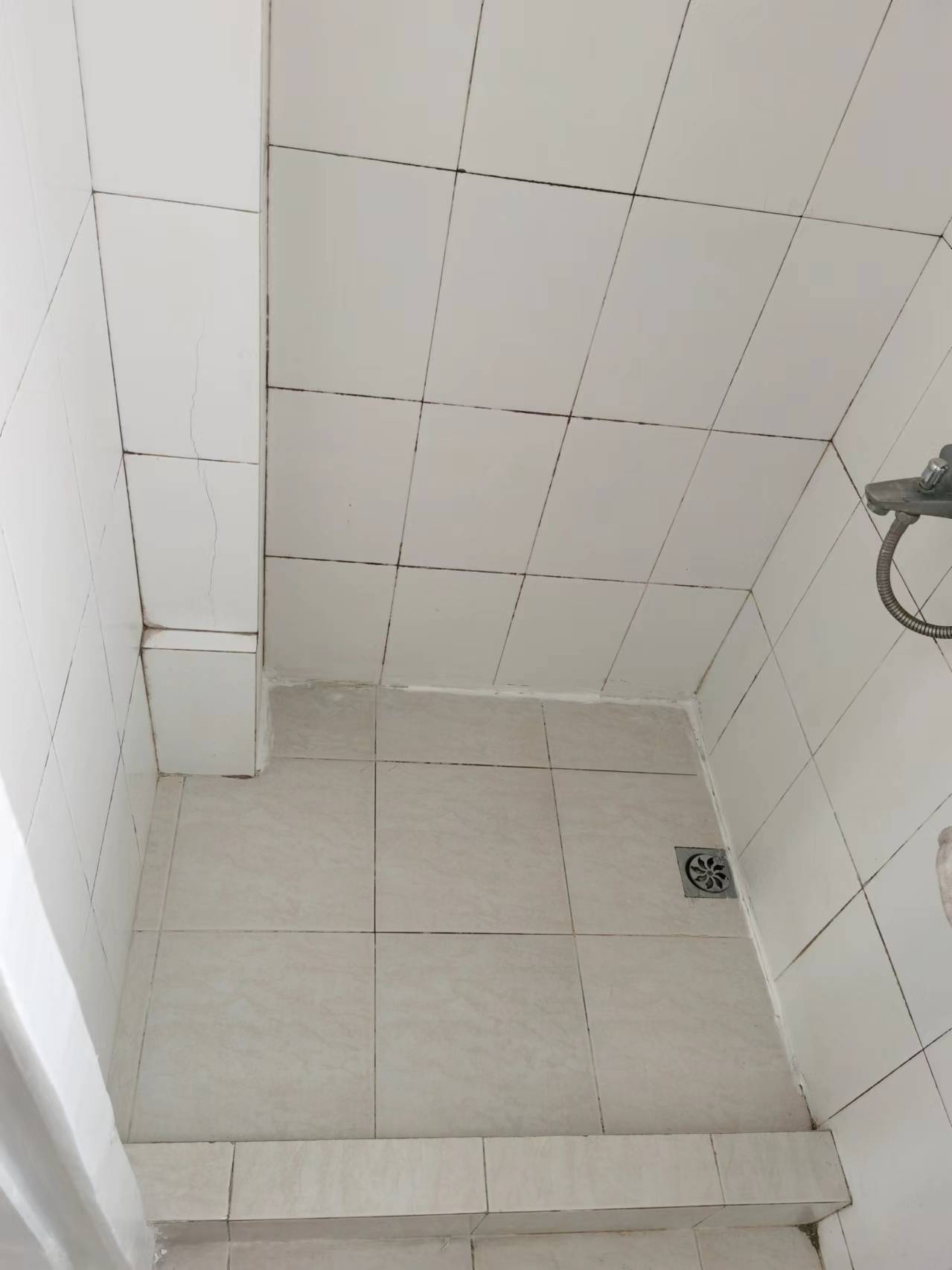 港机新村 随时看房·