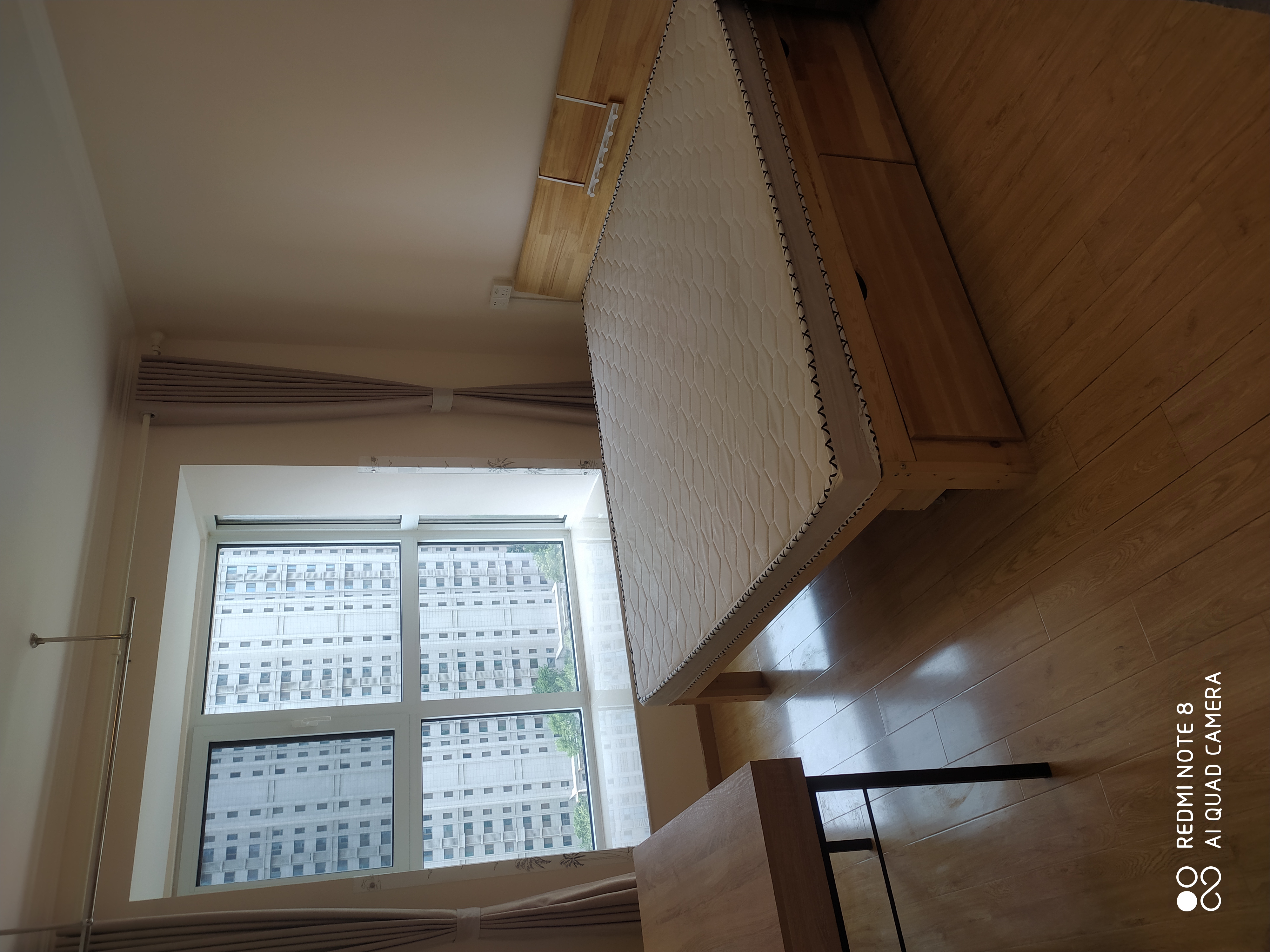 东风苑 2居室 8300元/月
