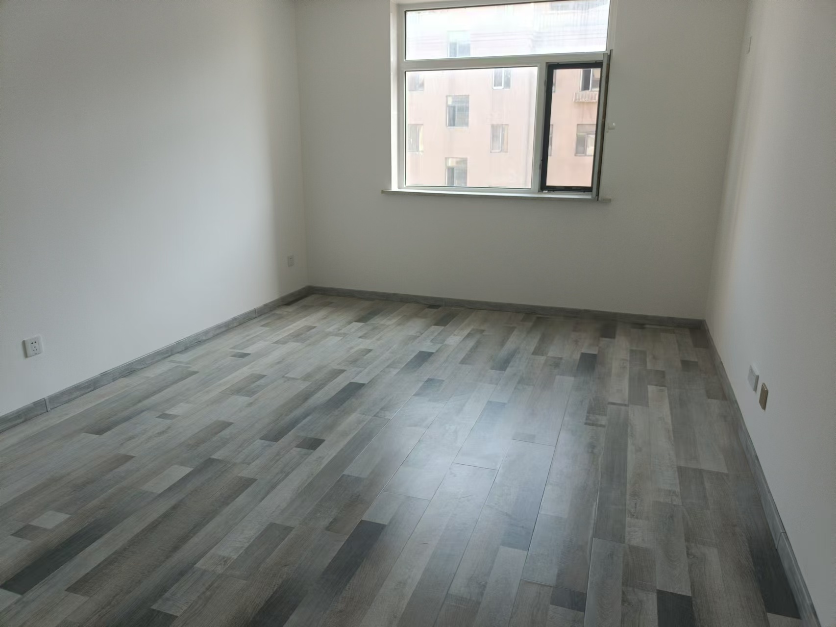 龙泰檀香苑 随时看房·