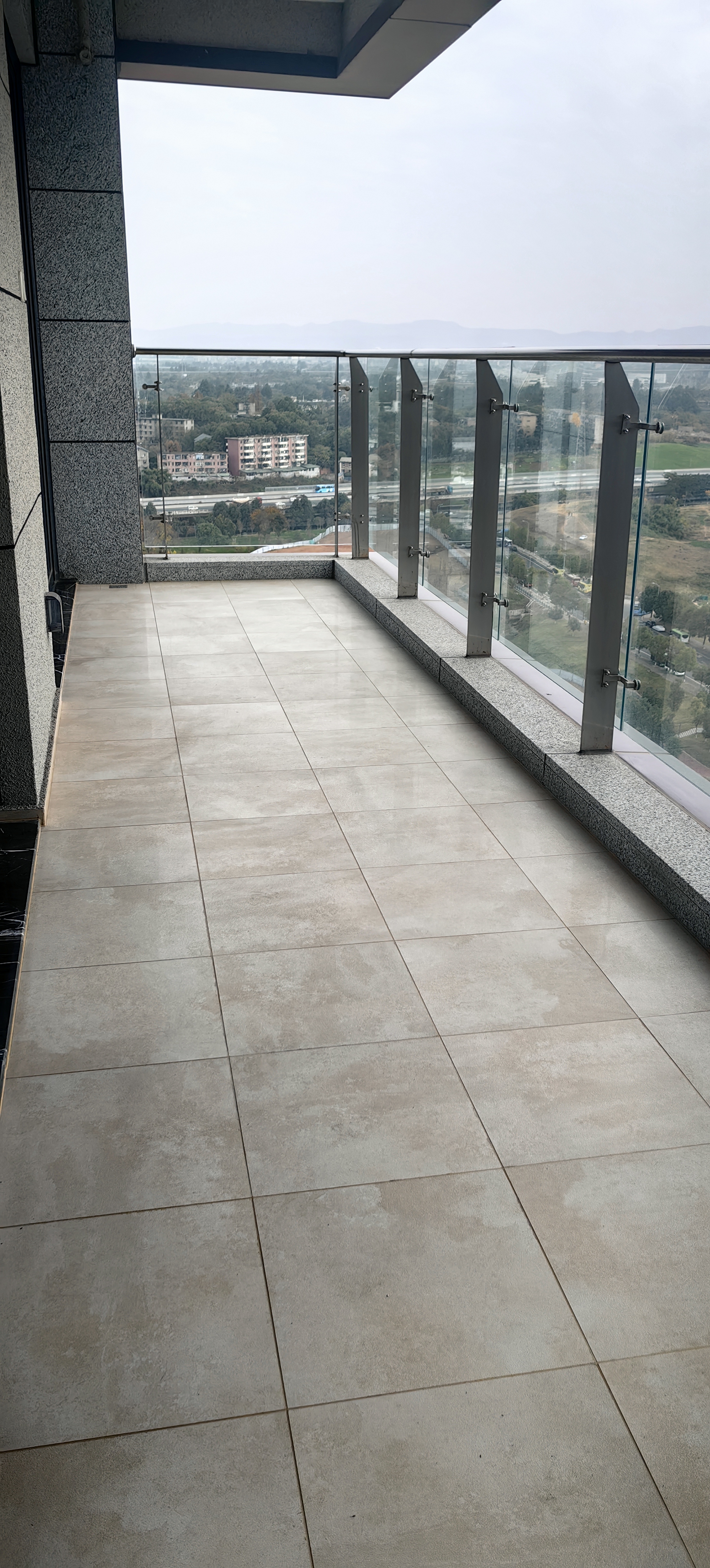 陆肖麓鸣九天麓吟苑 随时看房·