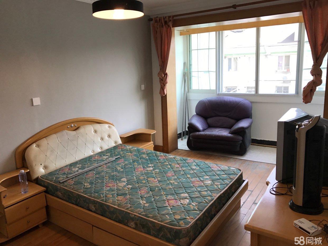 东沟七村 2居室 4500元/月