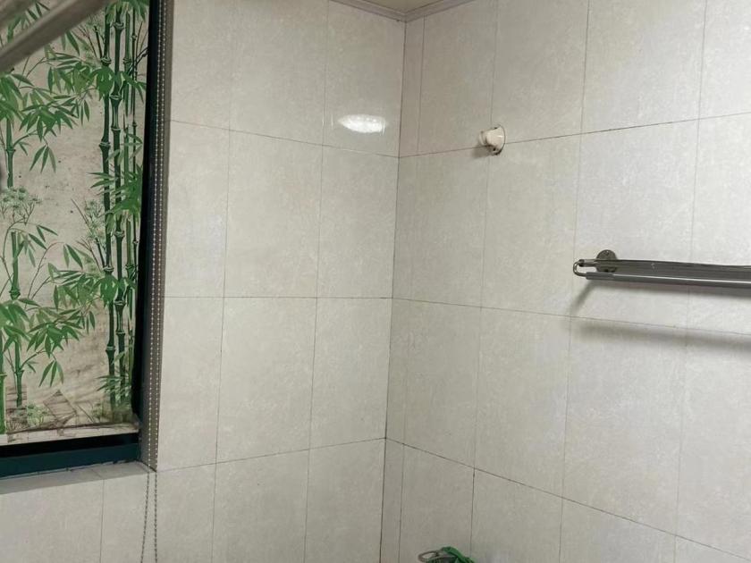 泰伯花园三区 0居室 2400元/月
