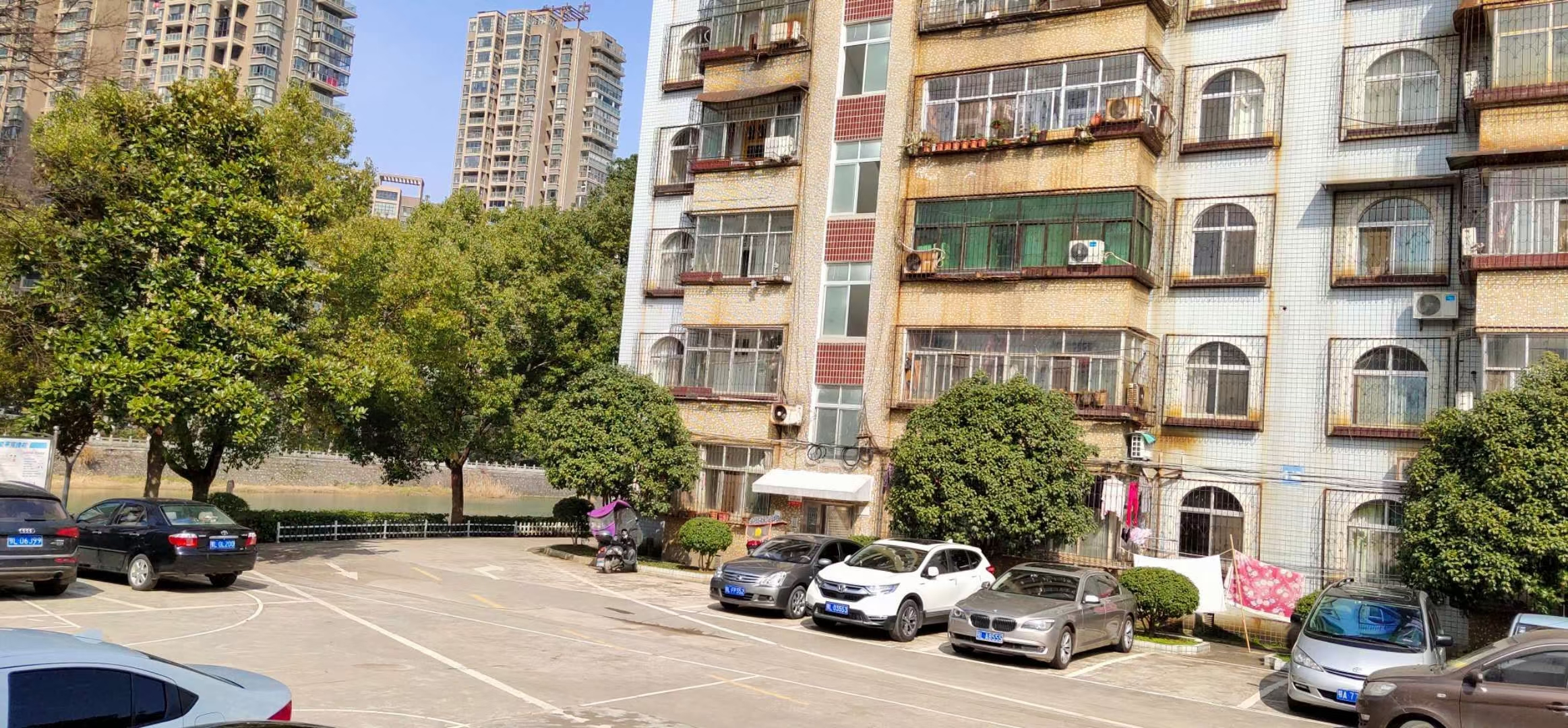 中百附近滨河东路税务小区 随时看房·