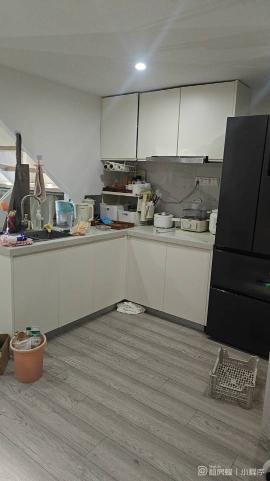 梅家浜路718弄复华科技广场 3居室 990元/月