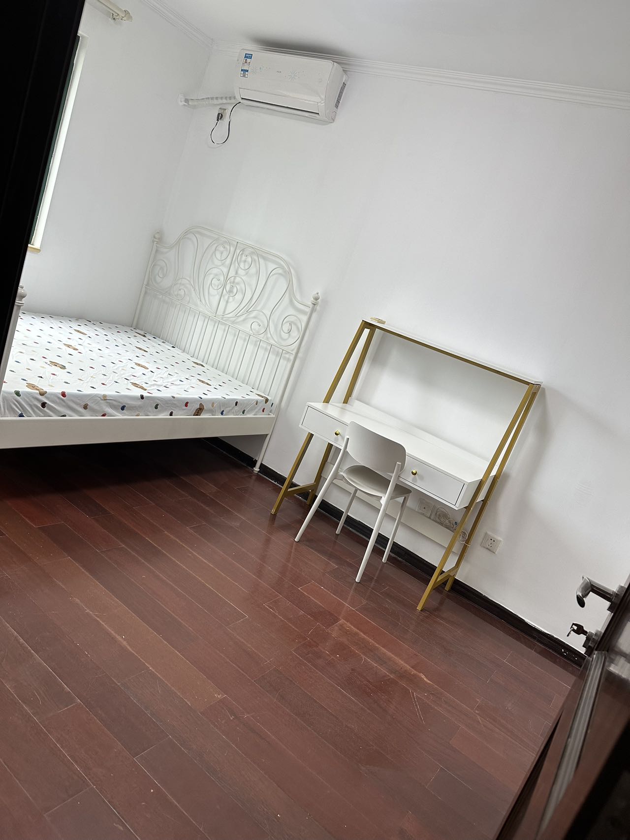 珠江绿洲家园 5居室 2300元/月