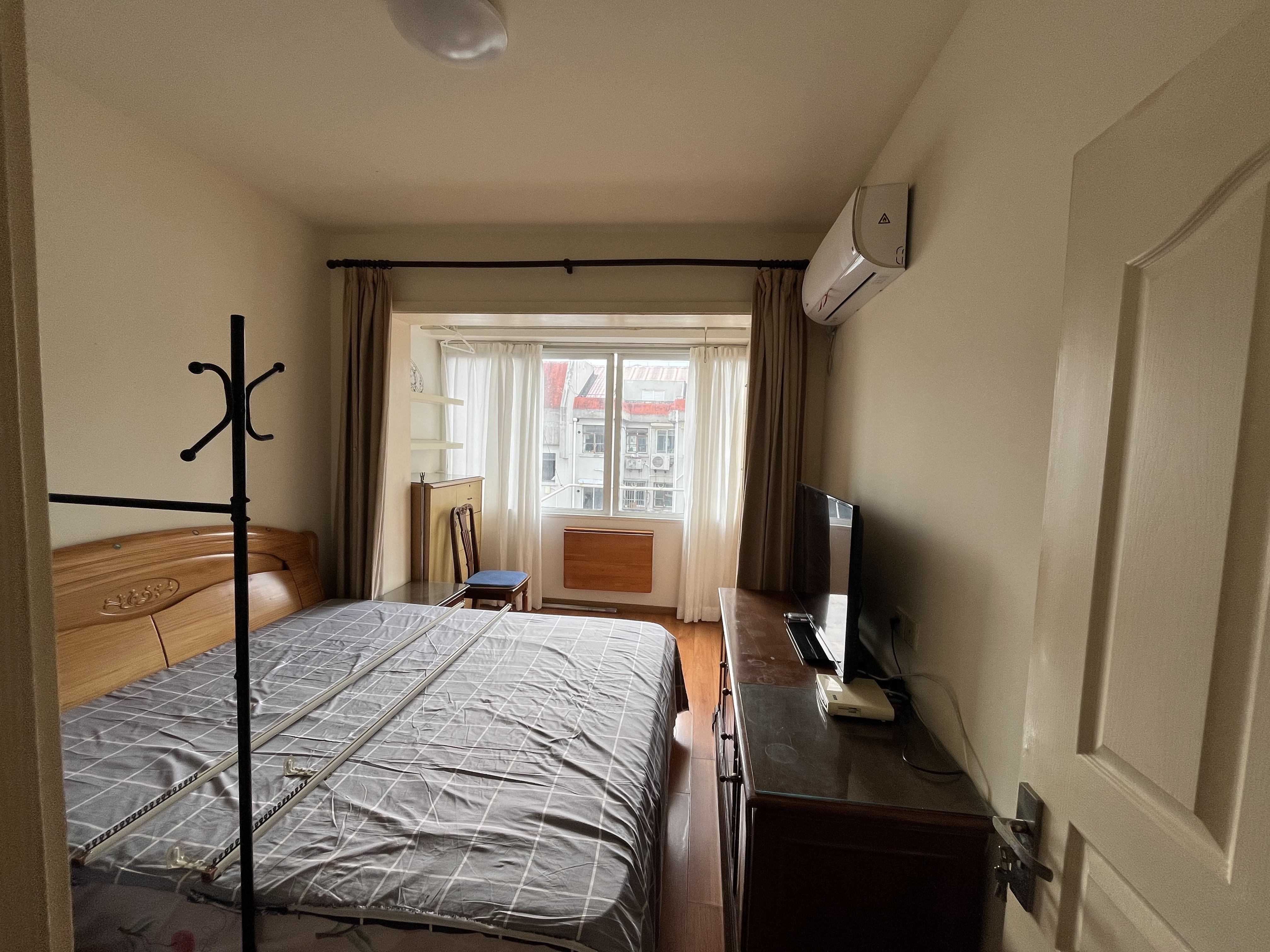 龙柏七村 随时看房·