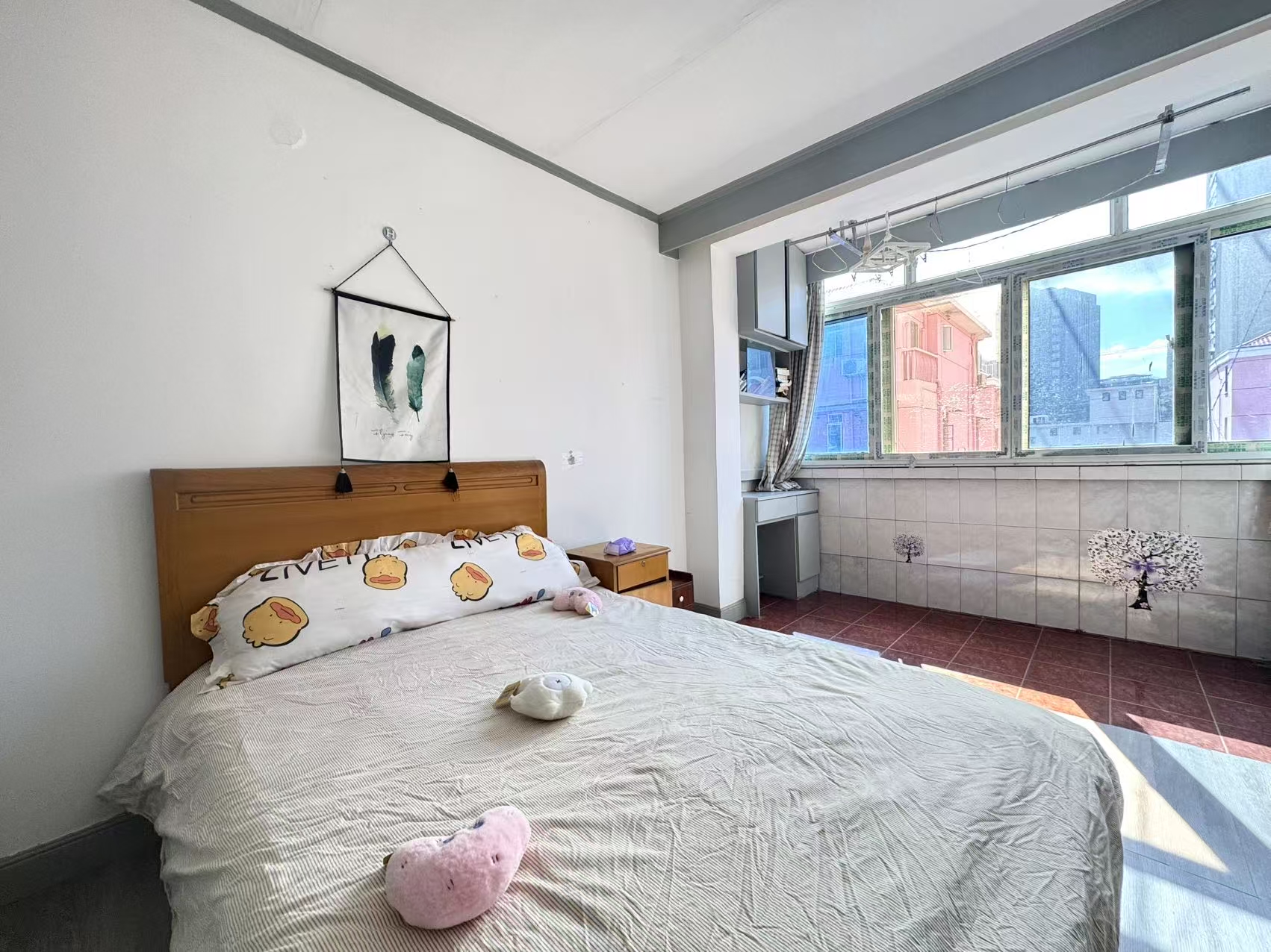 陆家嘴滨江道东明新村）